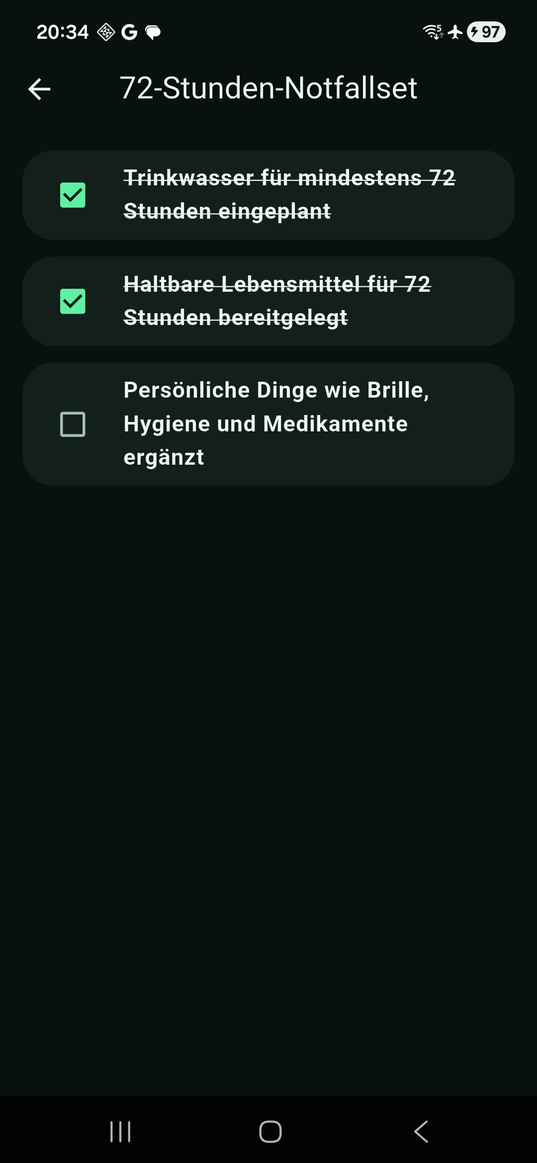 Detail view of the 72-hour emergency kit with checkable items.